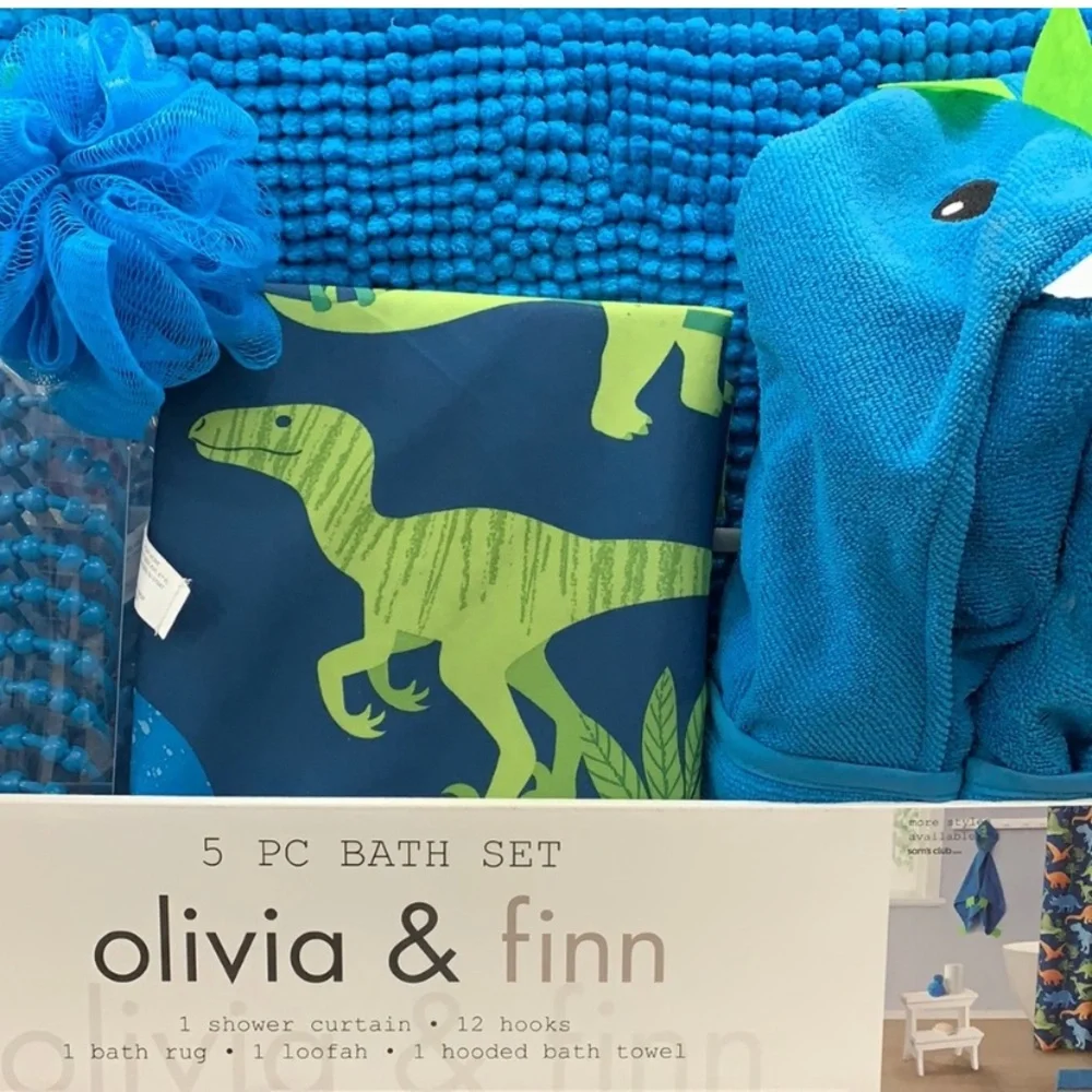 NWT-Olivia & Finn 5-Piece Kids Bath Set